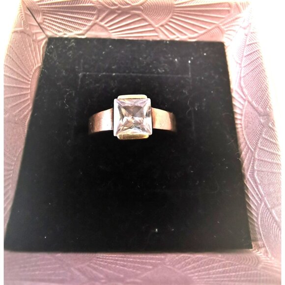 Vintage 10K Yellow Gold Ring w/ Princess Cut Clear Stone – Signed RC Size 4 - Picture 10 of 16